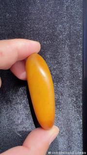 新疆和田玉籽料原石 79.5克 独籽无修型 真皮真色 金包银的料子 皮子