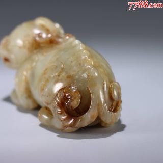 清代和田玉貔貅雕件