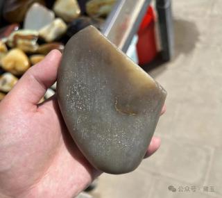 这几种比石包玉赌性还大的和田玉,没想到还真让他切赢了!