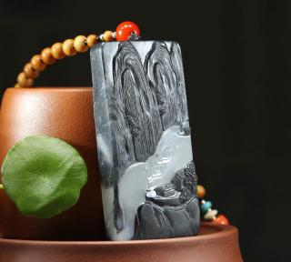 新疆和田玉青花籽料黑白分明山水玉牌