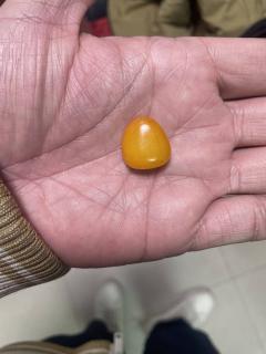 染色料的主要特征是颜色过于艳丽,这种艳丽往往透露出一种低级感. 造